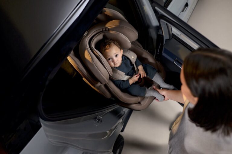Ein Sitz – von der Geburt bis zum Ende der Kindersitzpflicht